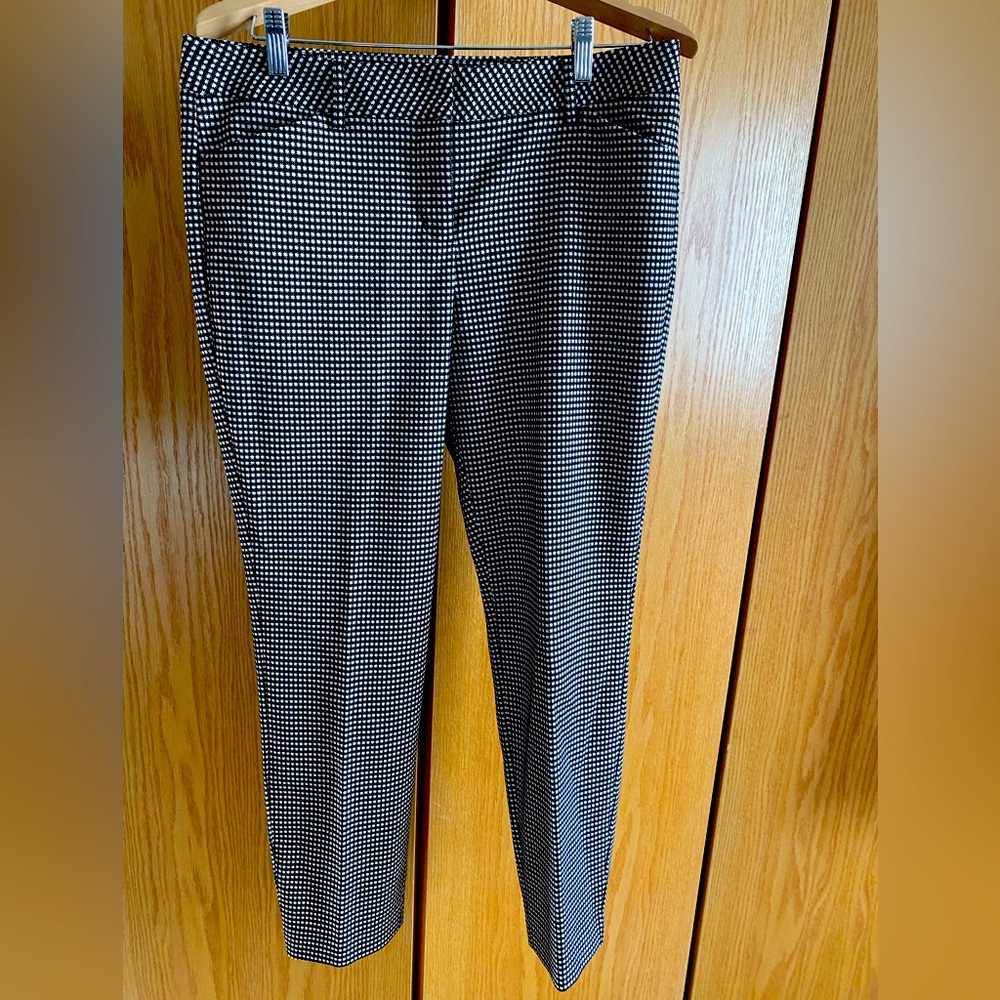 Express Editor straight ankle pant- Black and White- size 6 regular